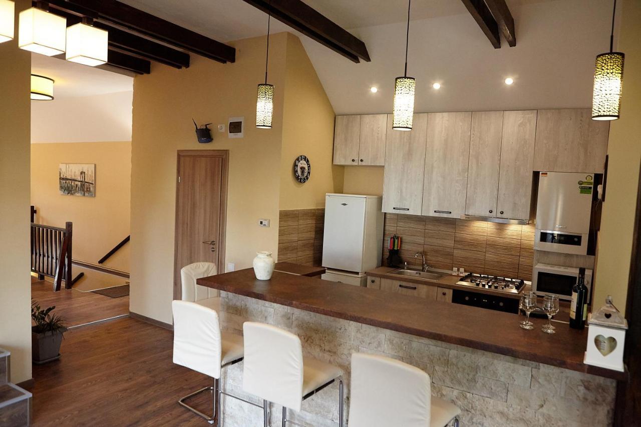 Apartament Rozelor Braszów Zewnętrze zdjęcie