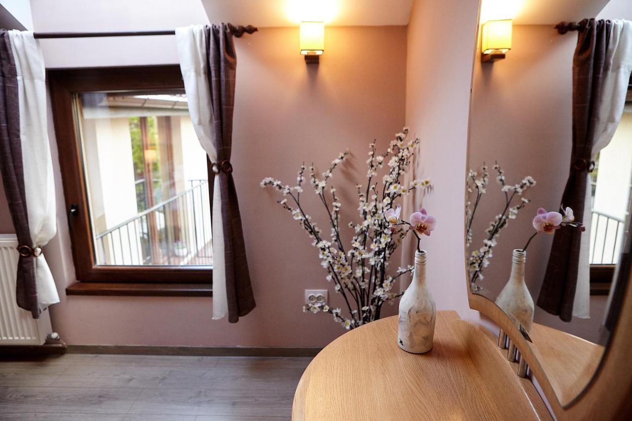 Apartament Rozelor Braszów Zewnętrze zdjęcie