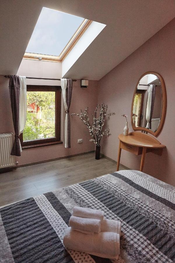 Apartament Rozelor Braszów Zewnętrze zdjęcie
