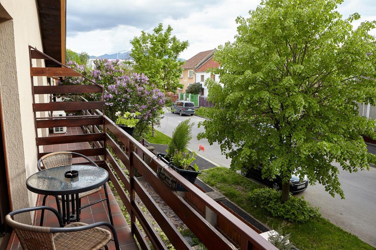Apartament Rozelor Braszów Zewnętrze zdjęcie