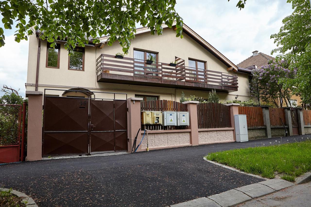 Apartament Rozelor Braszów Zewnętrze zdjęcie